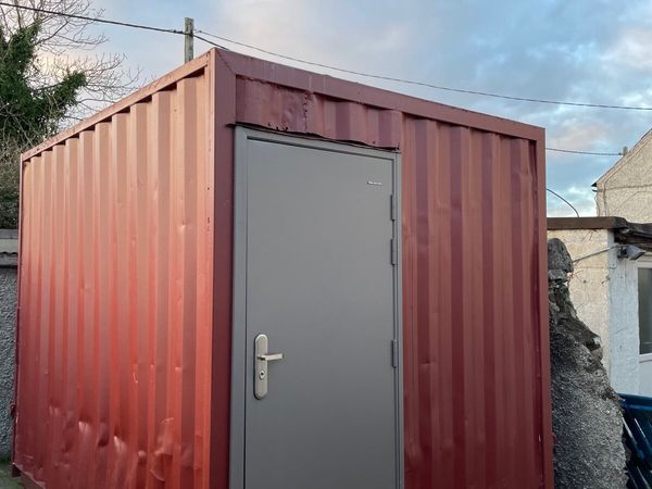 10ft Container with Door