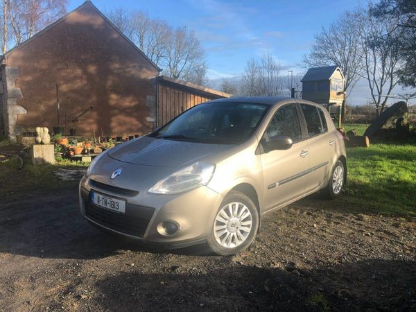 2011 Clio - Very low milage