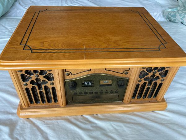 Vintage Style Turntable/Radio/CD Player