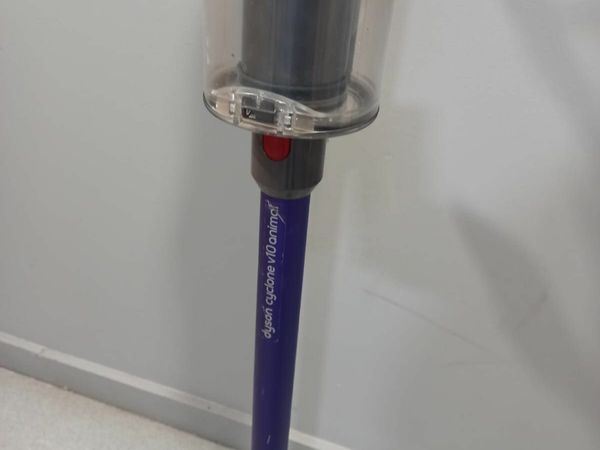 Dyson v10 vacuum cleaner