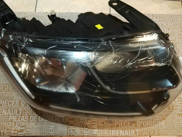 RH side LED  headlight Dacia Duster II car parts