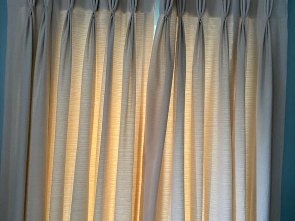 Pinch pleat hand made curtains. L85 x W75cm