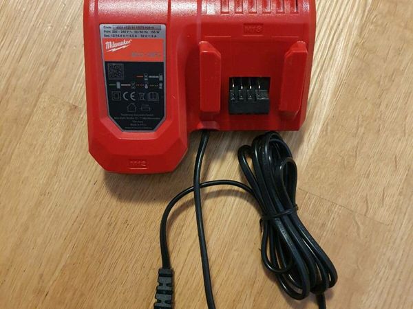 Milwaukee M12-M18 Rapid Charger