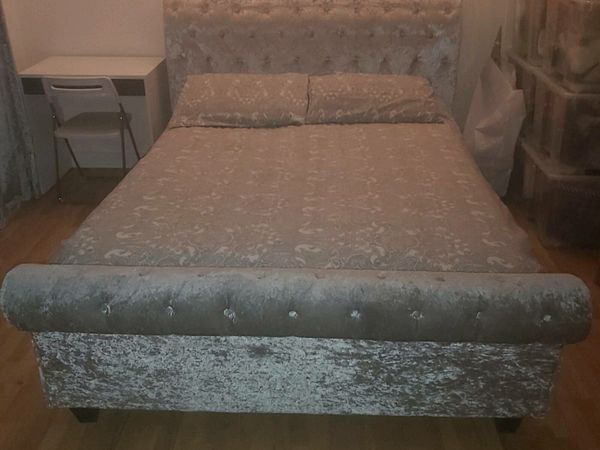 Crushed Velvet King Size Bed & Matching Curtains