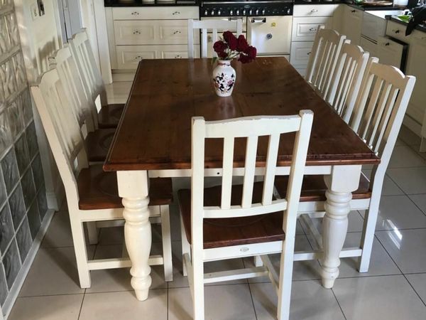 Kitchen / dining room table and chairs