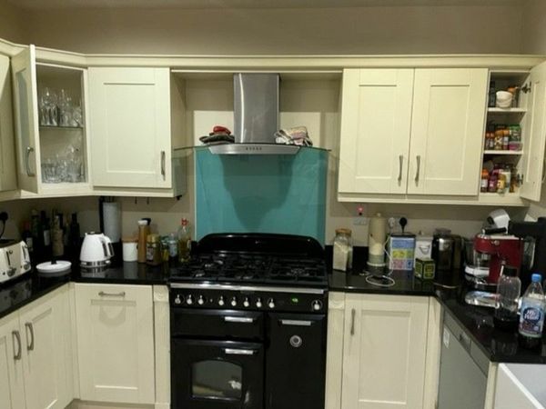 Kitchen Unit including Belfast Sink