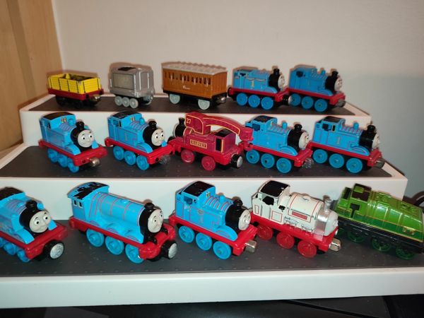 THOMAS THE TANK ENGINE TAKE AND PLAY DIE CAST TRAIN COLLECTION