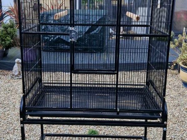 Large parrot cage