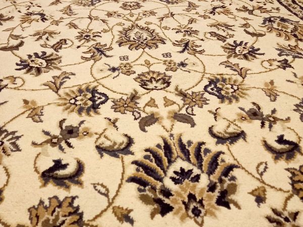 RUG 225cm / 170cm Beautiful and Clean