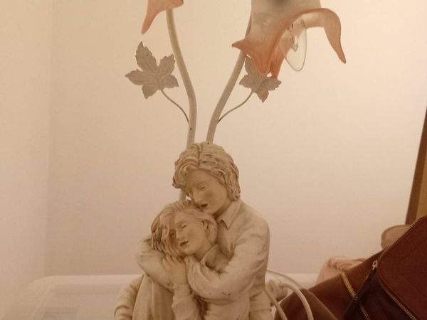 Mother and daughter lamp with dog