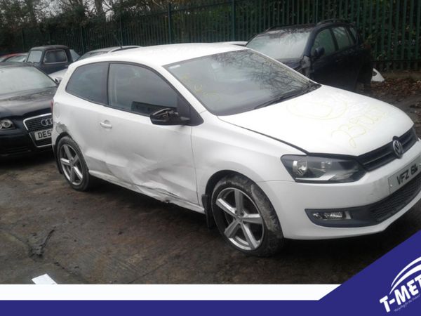 Volkswagen Polo Hatchback, Petrol, 2010, White