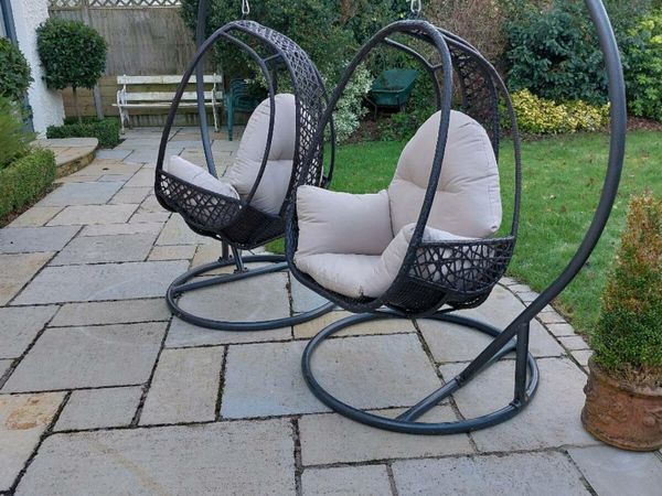Garden swing chairs