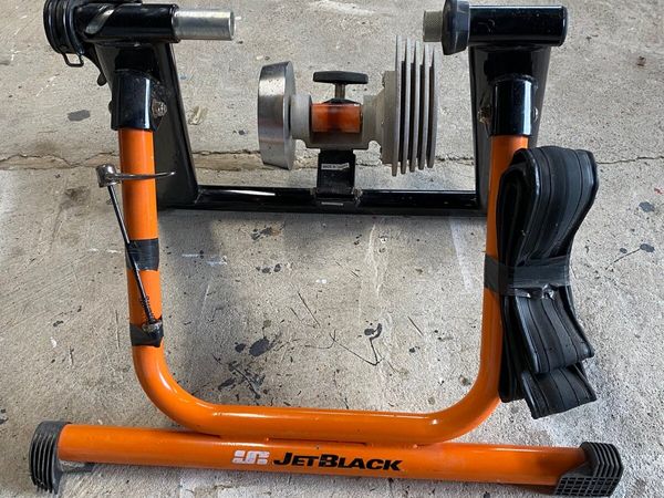 Cycling turbo trainer