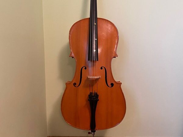 Cello 1/2 size with soft case