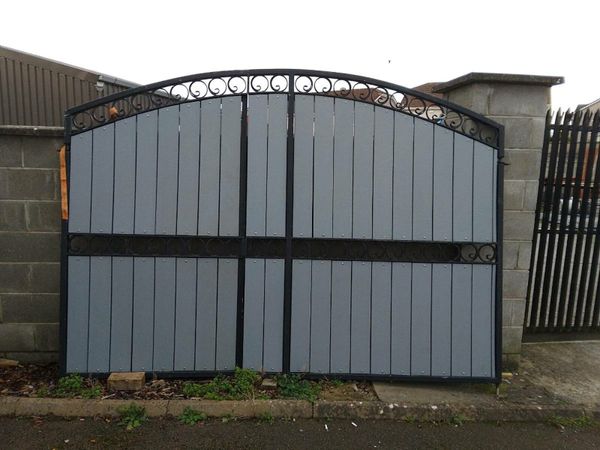 Gates, galvanized painted,with grey plastic boards