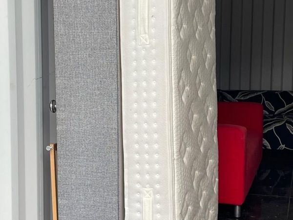 Single divan bed frame and mattress