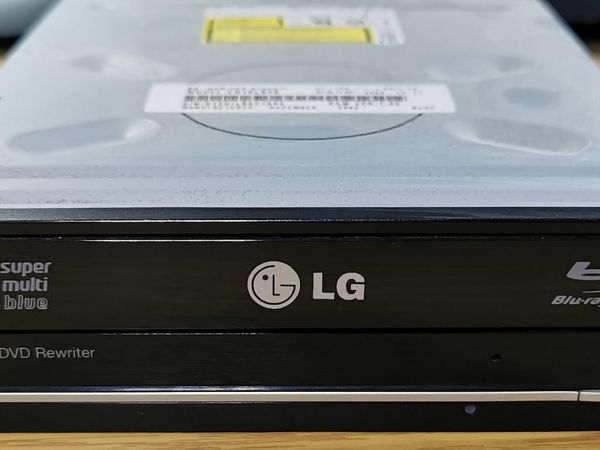 LG Blu-Ray ROM / DVD Burner 5.25" Optical Drive