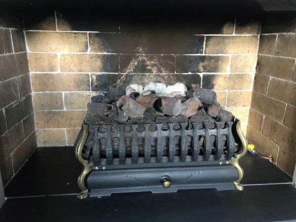 Spanish-style natural gas fire basket