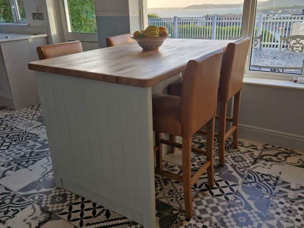 Kitchen island with a solid oak countertop