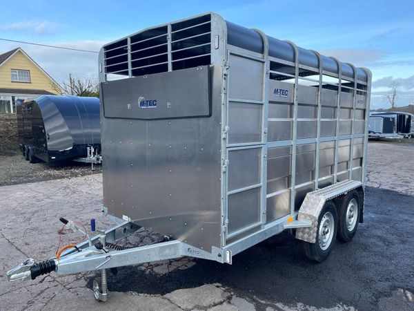 M-Tec 12 x 6 double axle cattle box
