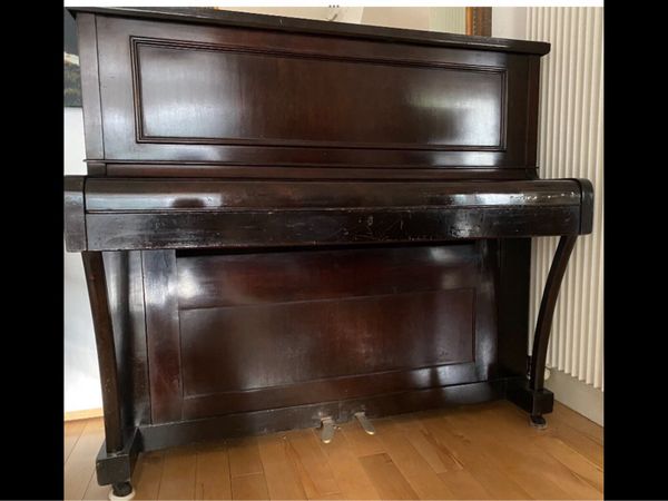 Piano- upright