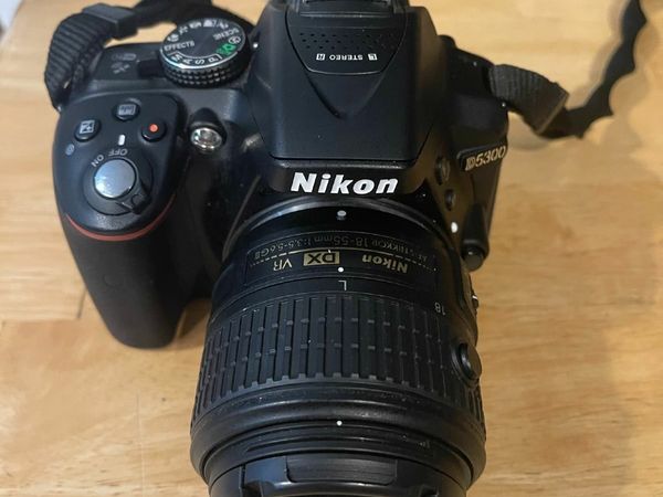 Nikon D5300 w/ 18-55mm Lens & Accesories
