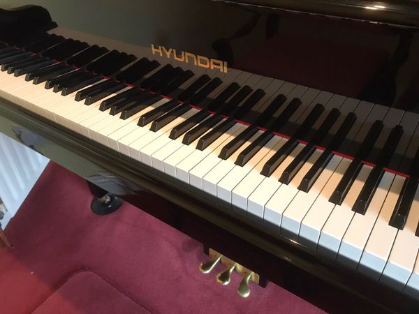 Hyundai baby grand piano