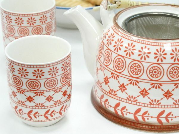 Herbal Teapot, Strainer and 5 Matching Cups
