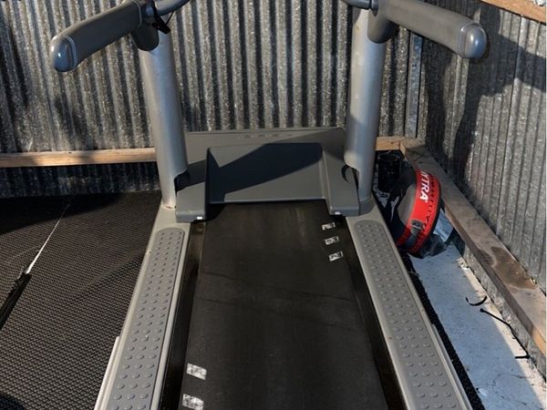 95ti life fitness treadmill