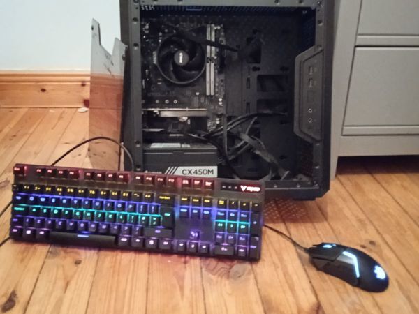 Gaming Computer With keyboard and mouse included