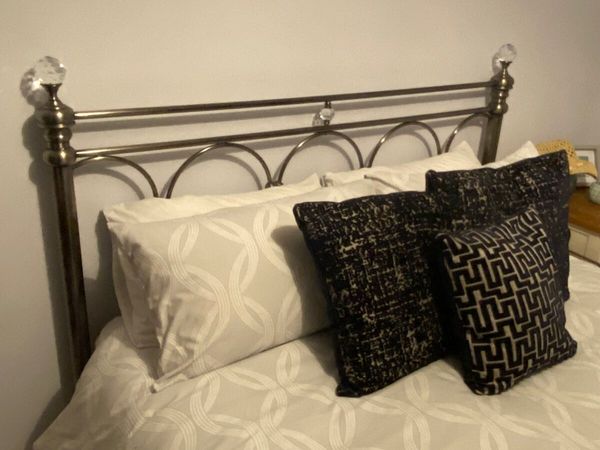 King size Krystal Metal bed & Brand new mattress