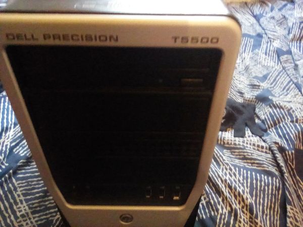 A dell persicion T5500 workstation