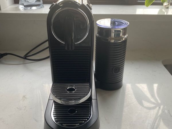 nespresso magimix coffee machine with milk frother