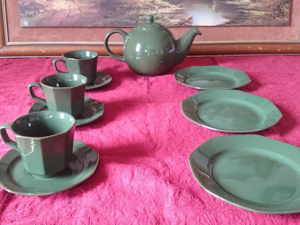 10 Pc. Green Porcelain Gold Gilt Tea Set With Teapot