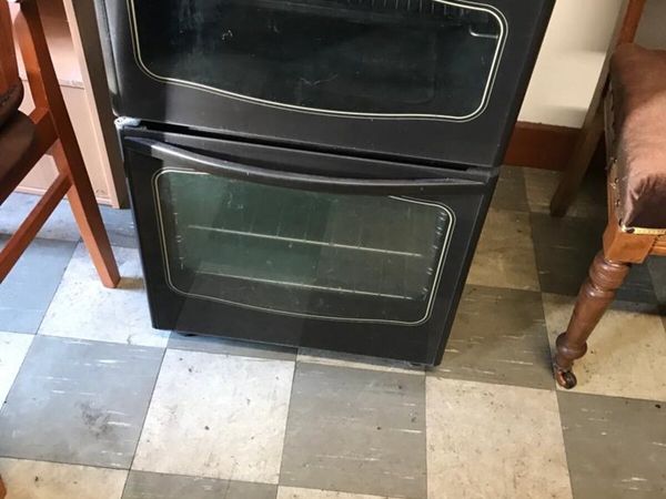 Gas and electric cooker