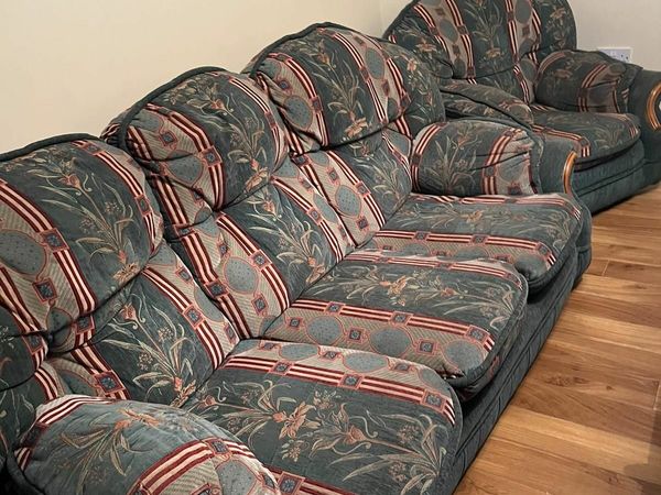 Couch - 3 piece (free)