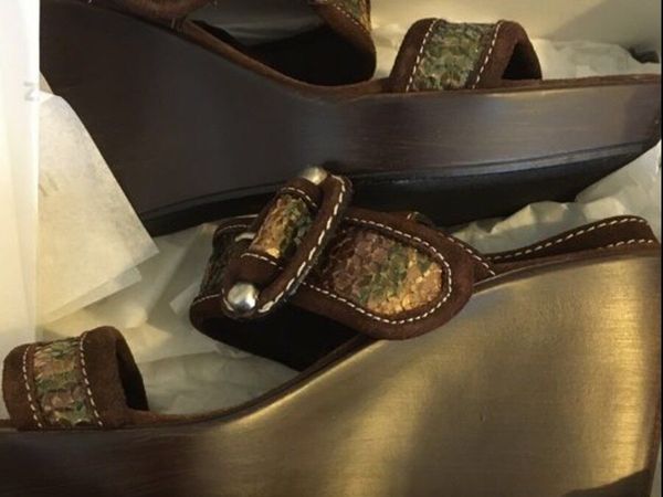 Ladies new wedge sandals size 3 €20