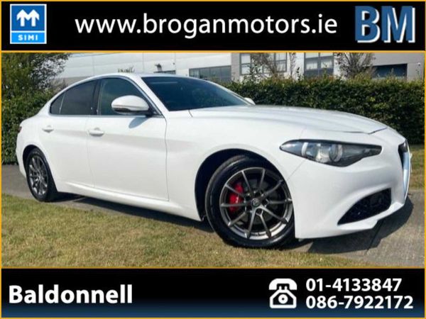 Alfa Romeo Giulia Saloon, Diesel, 2018, White