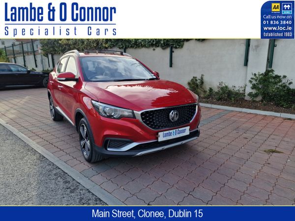 MG ZS Exclusive EV Leather PAN Roof Reverse Camer