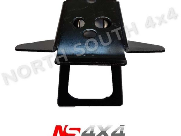 Body/tub chassis brackets for Toyota Hilux