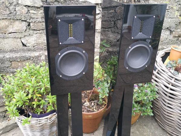 Roksan Kandy K2 TR5 speakers
