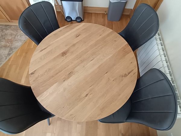 Round Kitchen Table and 4 Chairs