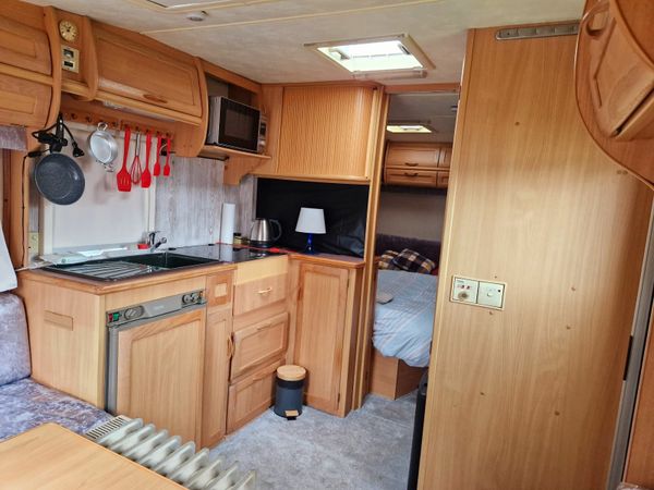 ABI Fixed Bed Brooklyn 500/4 Lightweight Caravan