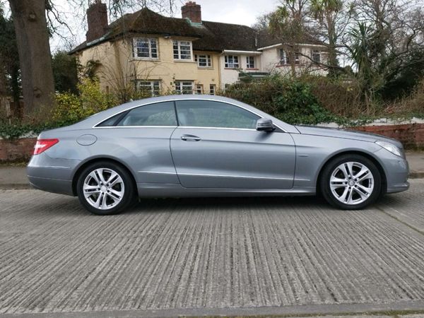 MERCEDES E220 COUPE 1 OWNER
