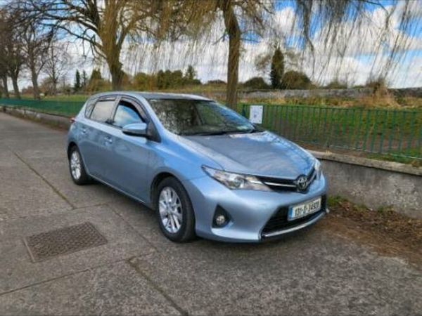 2013 toyota auris 1.4 d4d low miles taxed/tested