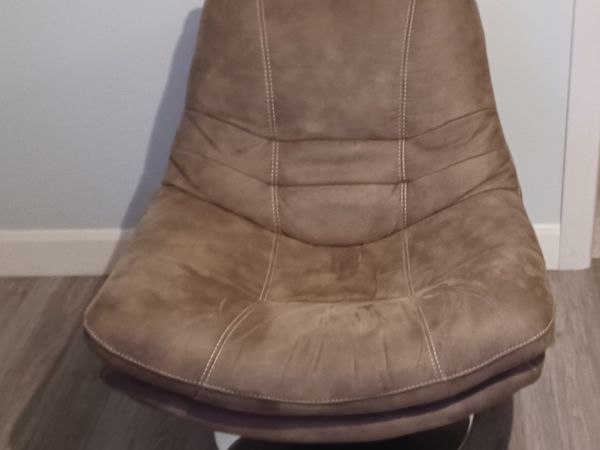 Modern accent swivel chair