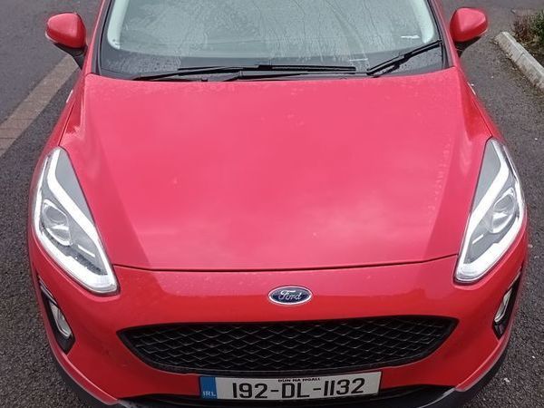 Ford Fiesta Hatchback, Petrol, 2019, Red
