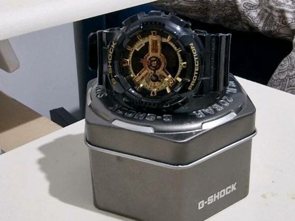 G-SHOCK 110GB BLACK IN EXCELLENT CONDITION
