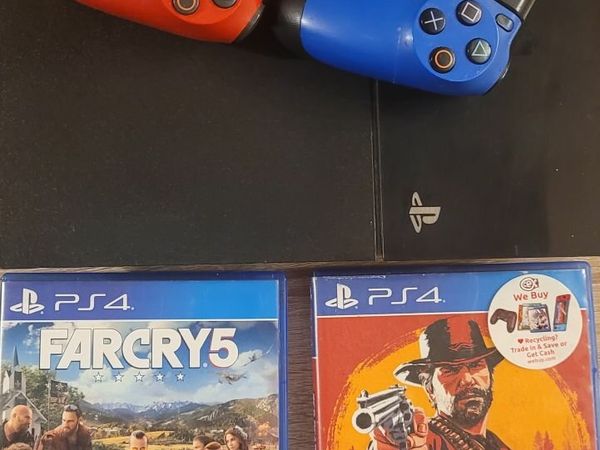 PS4, 2x joypads and 4 games