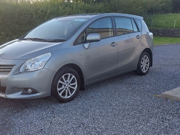 Toyota Avensis Verso 2012 * Full Service History